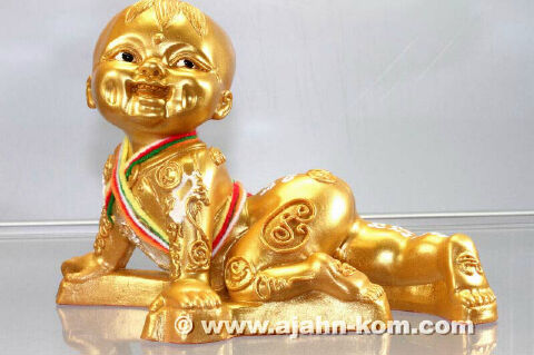 Ajahn Kom Dreiwet Guman Thong Statuen aus dem Arsom Baramee Pho Kae Suphanburi Thailand gelten als besonders wirksam