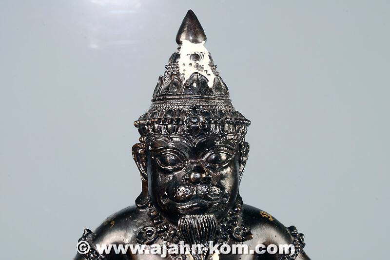 Ong Khot Phaya Wanon (Hanuman) Statue aus dem Arsom Baramee Pho Kae von Ajahn Kom